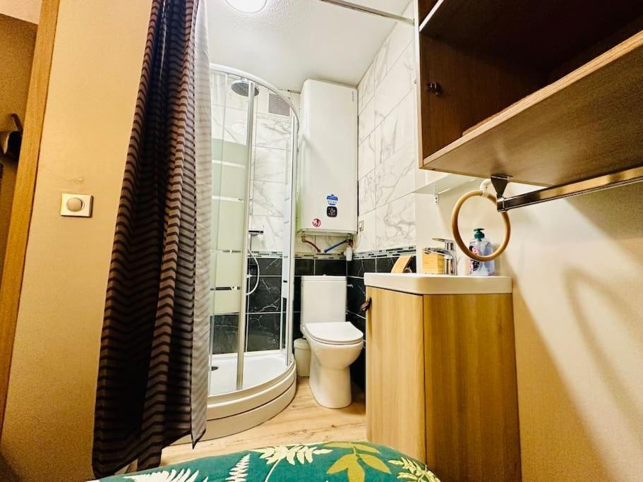 Fonctionnel - 2 Chambres - Bien Situe A 300M De La Plage - Parking Prive De Juin A Sept 卡内 外观 照片