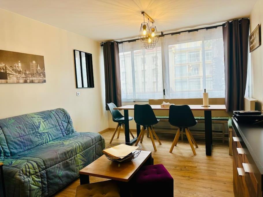 Fonctionnel - 2 Chambres - Bien Situe A 300M De La Plage - Parking Prive De Juin A Sept 卡内 外观 照片